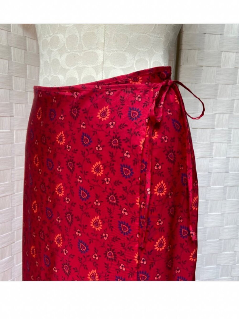 Vintage Express 100% Silk Floral Red Wrap Maxi Skirt Size 6 - Picture 8 of 15